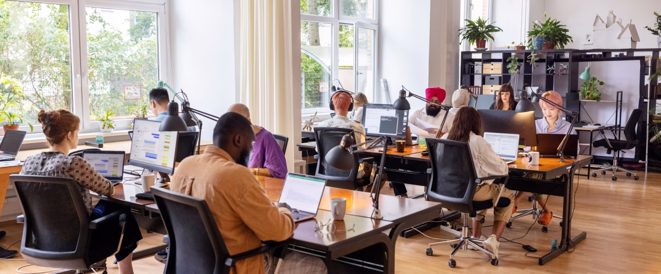 ආර්ථිකය ෂුවර් නැති වුණත්! මේ ඔබේ රස්සාව බදාගෙන ඉන්න කාලය නෙවෙයි!